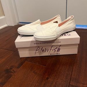 White Canvas Shoes-Never Worn